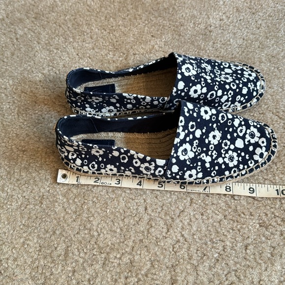TORY BURCH - LIKE NEW Floral Espadrilles - Size 7 - Picture 7 of 10